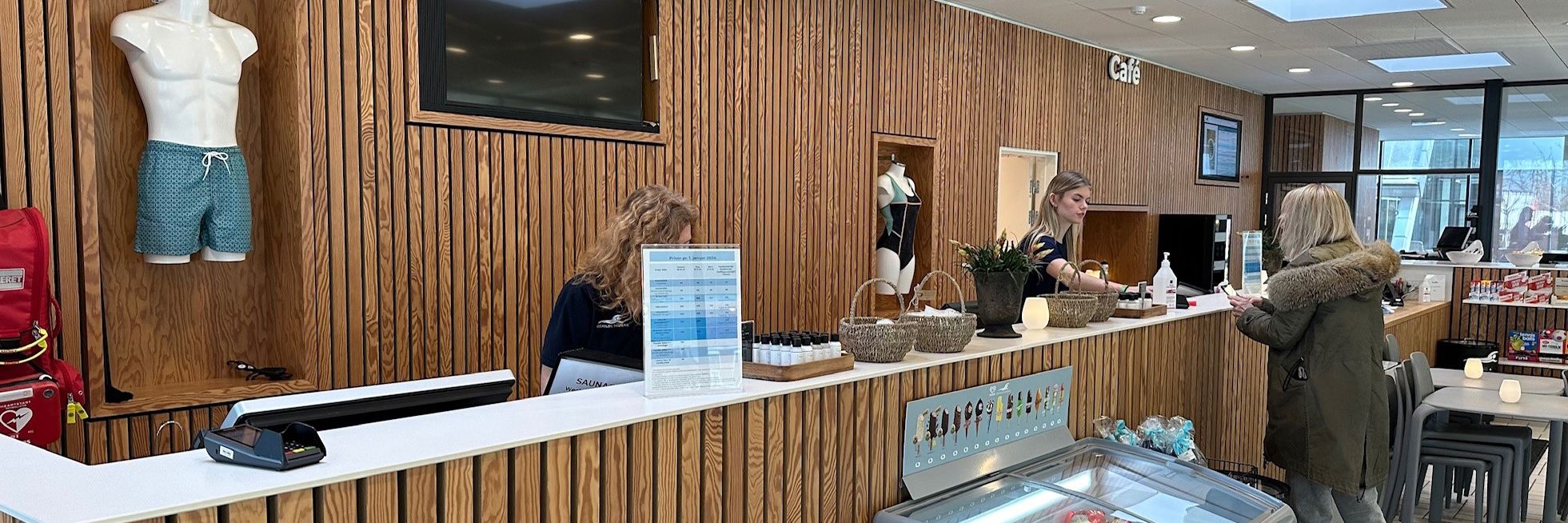 Cafe og reception i Roskilde Badet